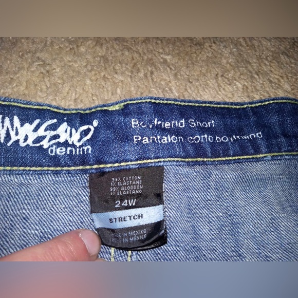 Mossimo Distressed Denim Shorts size 24W - Picture 3 of 4